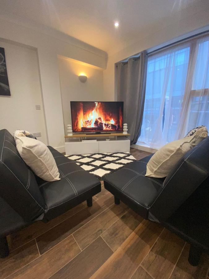 Central London, Jaccuzzi,Newbuild, 2 Bedrooms Two Baths エクステリア 写真