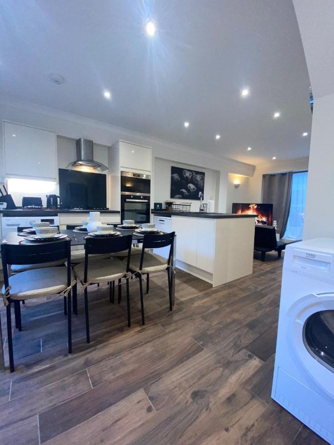 Central London, Jaccuzzi,Newbuild, 2 Bedrooms Two Baths エクステリア 写真