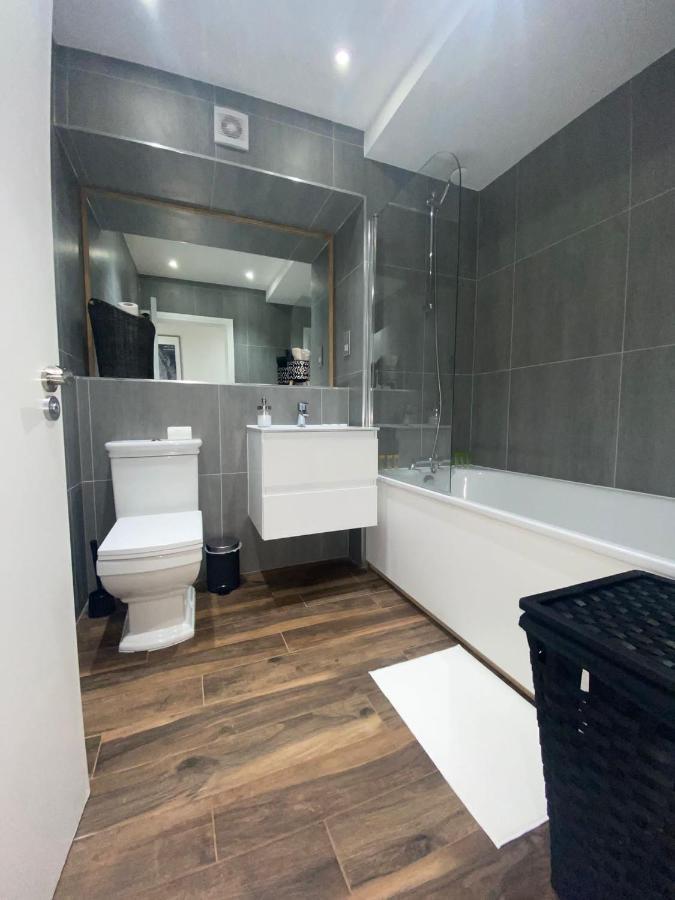 Central London, Jaccuzzi,Newbuild, 2 Bedrooms Two Baths エクステリア 写真