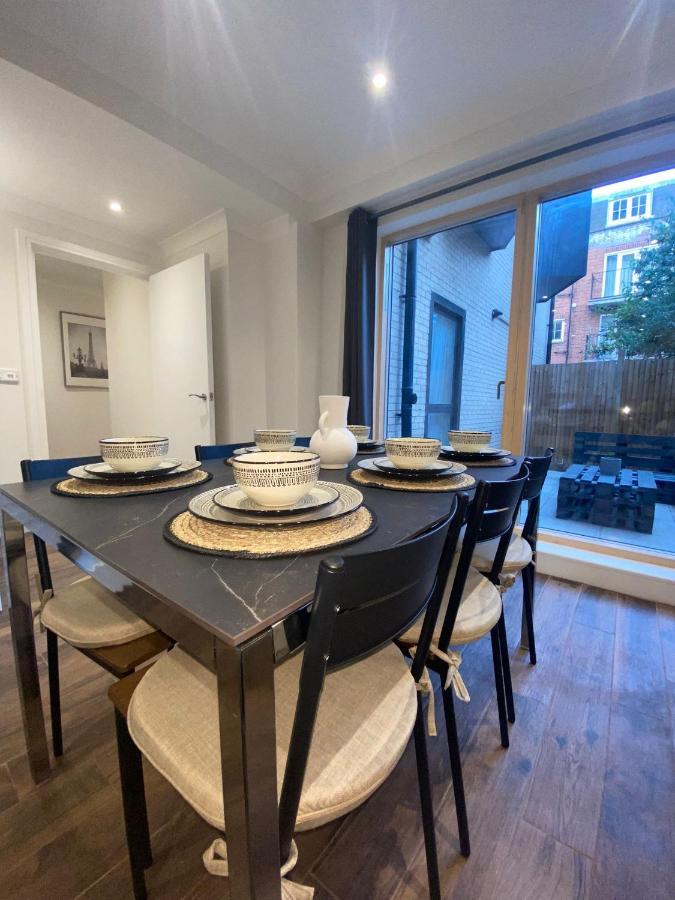 Central London, Jaccuzzi,Newbuild, 2 Bedrooms Two Baths エクステリア 写真