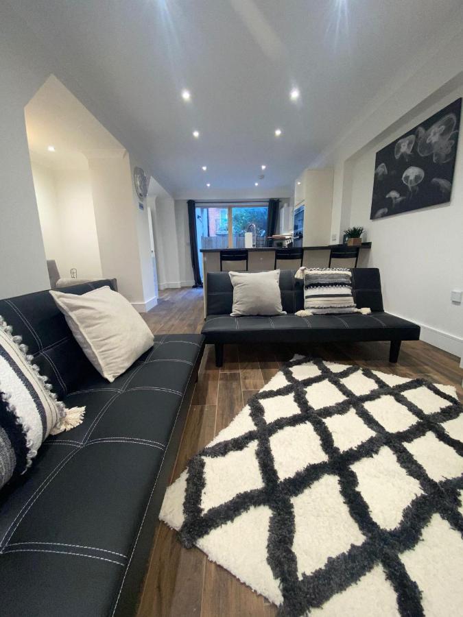 Central London, Jaccuzzi,Newbuild, 2 Bedrooms Two Baths エクステリア 写真